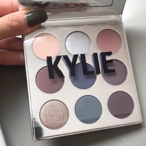 Kylie Jenner 2016 holiday palette!💖